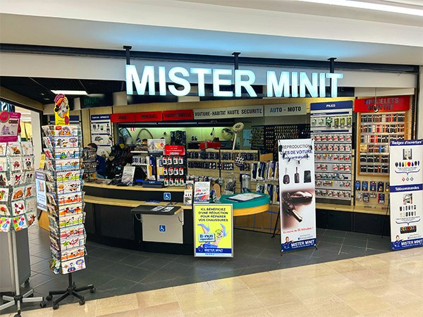 Boutique multiservices en galerie commerciale